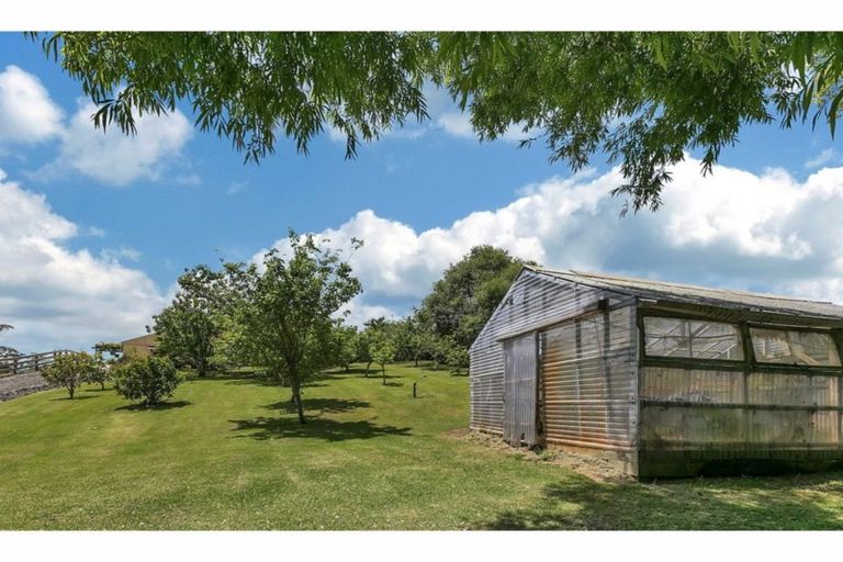 Photo of property in 11 Pineview Lane, Helensville, 0875