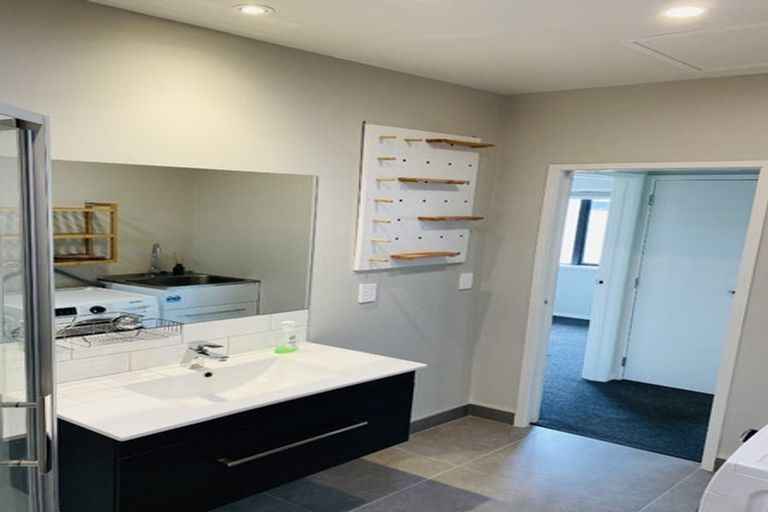 Photo of property in 10 Te Roera Place, Riverhead, 0820