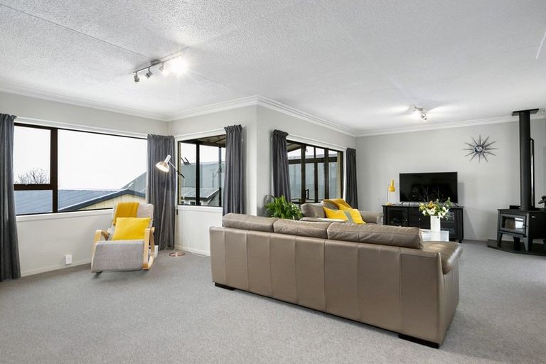 Photo of property in 127 Larnach Road, Vauxhall, Dunedin, 9013