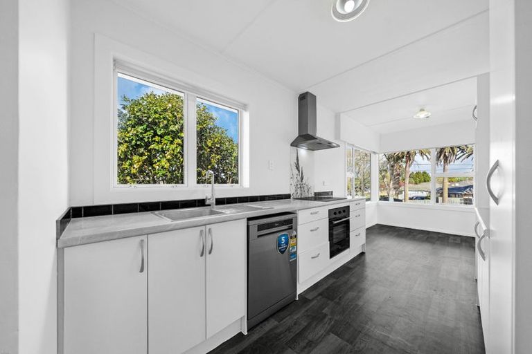 Photo of property in 25 Kayes Road, Pukekohe, 2120