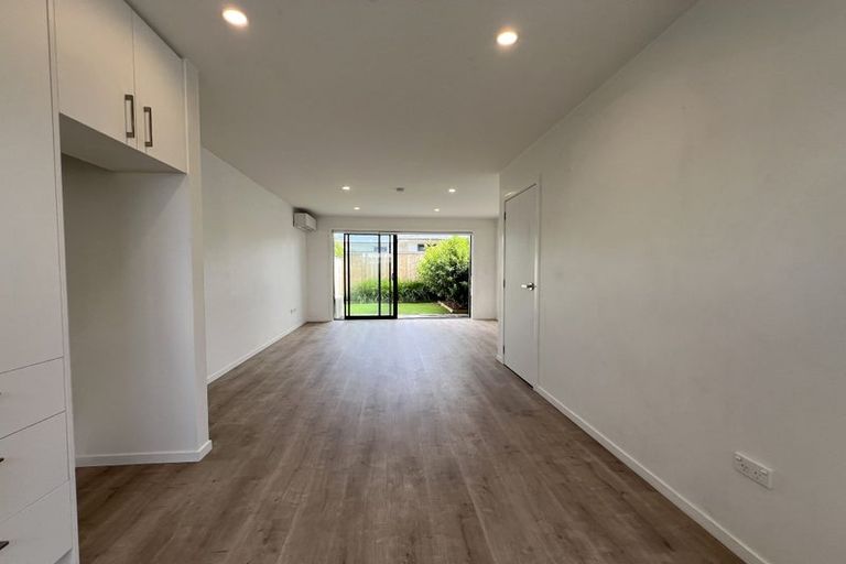 Photo of property in 7/12 Tawa Road, Te Atatu Peninsula, Auckland, 0610