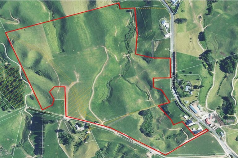 Photo of property in 888a Otaraoa Road, Tikorangi, Waitara, 4383