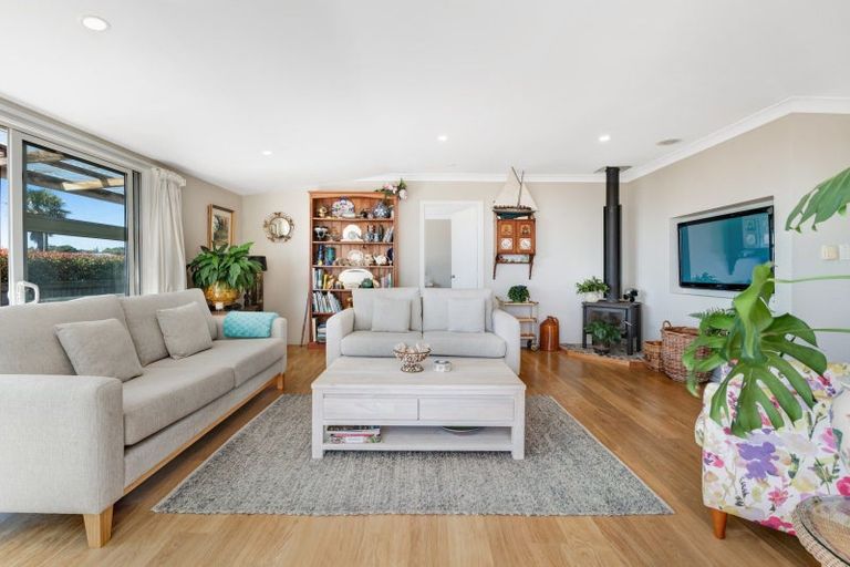 Photo of property in 2 Leal Place, Manly, Whangaparaoa, 0930