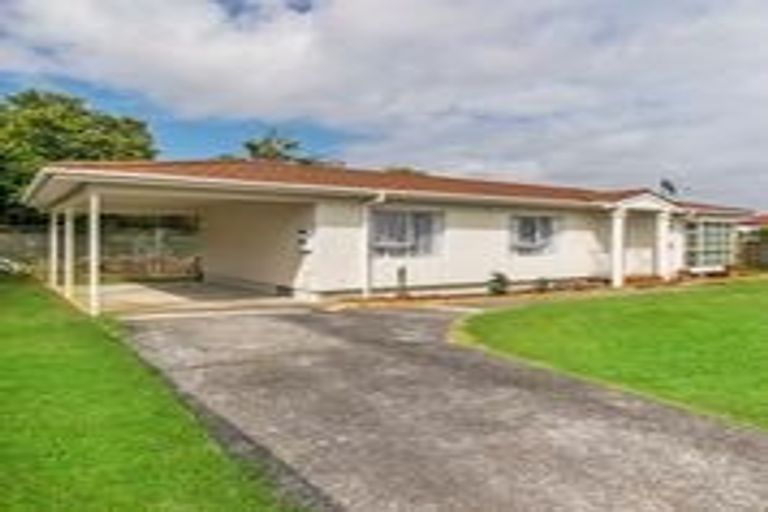 Photo of property in 16 Heathridge Place, Burswood, Auckland, 2013