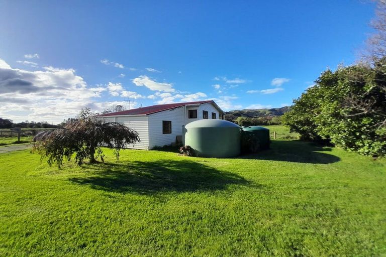 Photo of property in 4 Cemetery Road, Kuaotunu, Whitianga, 3592