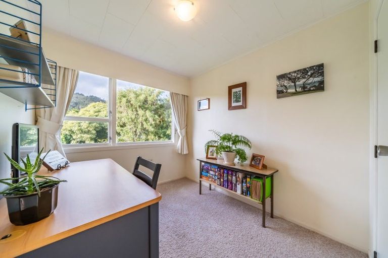 Photo of property in 3 Tawhai Street, Stokes Valley, Lower Hutt, 5019