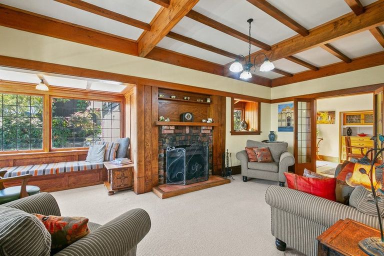 Photo of property in 124 Pendarves Street, New Plymouth, 4312