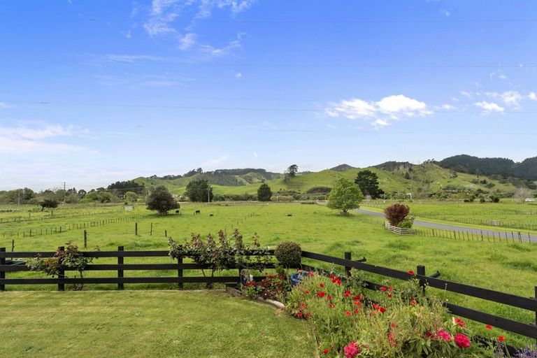 Photo of property in 16 Kauri Lane, Huntly, 3771