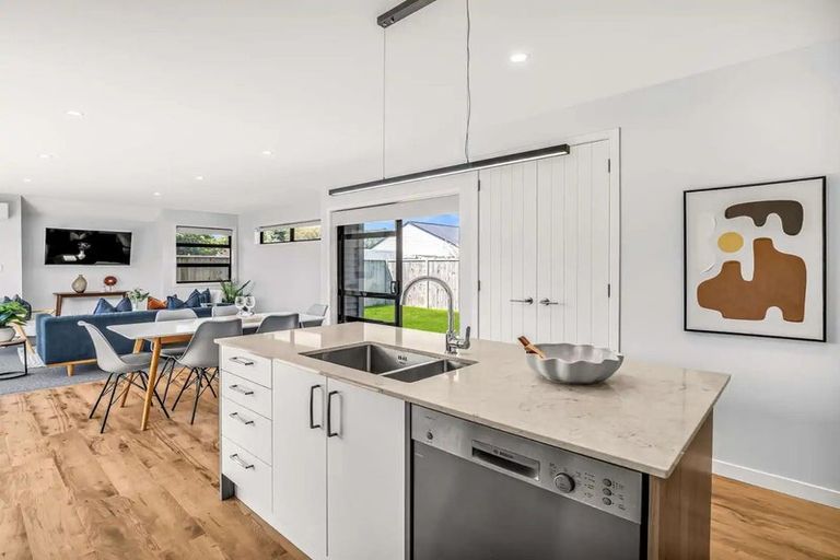 Photo of property in 12a Fairfield Road, Levin, 5510