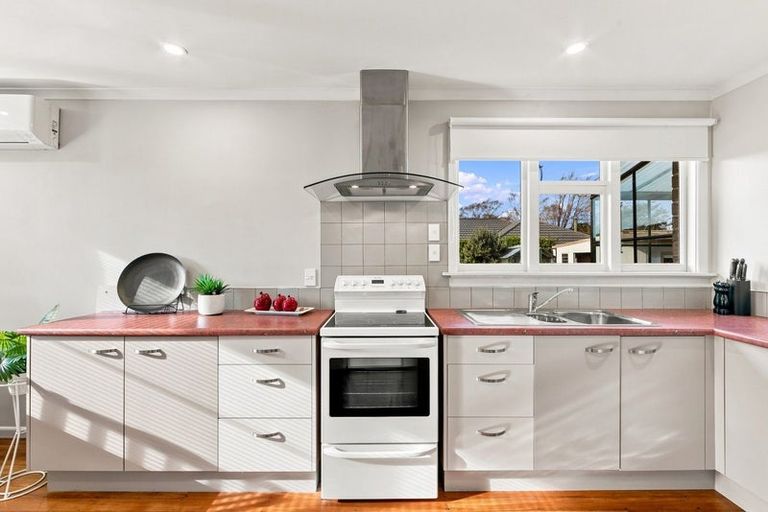 Photo of property in 11 Yeovil Place, St Albans, Christchurch, 8052