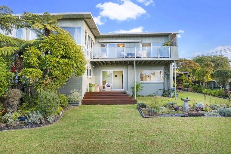 Photo of property in 1/47 Eastcliffe Road, Castor Bay, Auckland, 0620