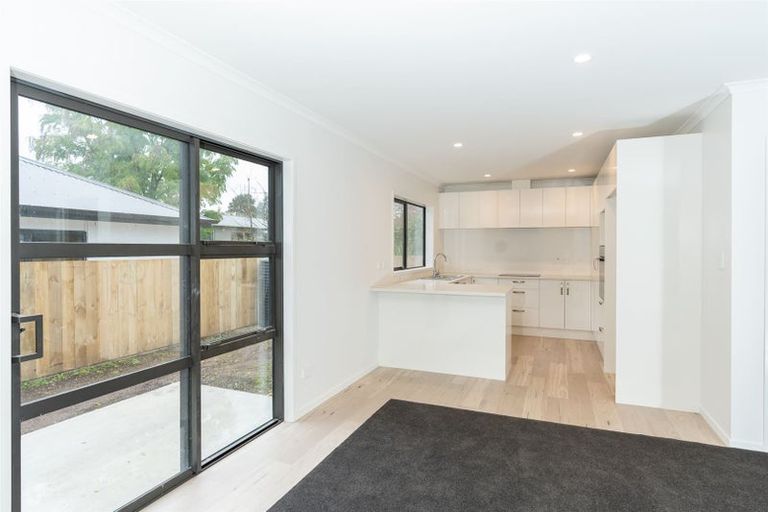 Photo of property in 2/39 Kowhai Street, Hamilton Lake, Hamilton, 3204