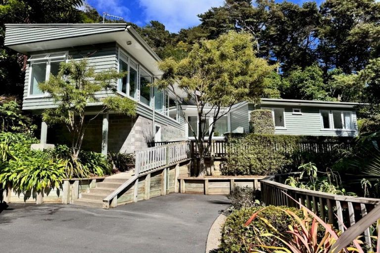 Photo of property in 2 Huia Road, Days Bay, Lower Hutt, 5013