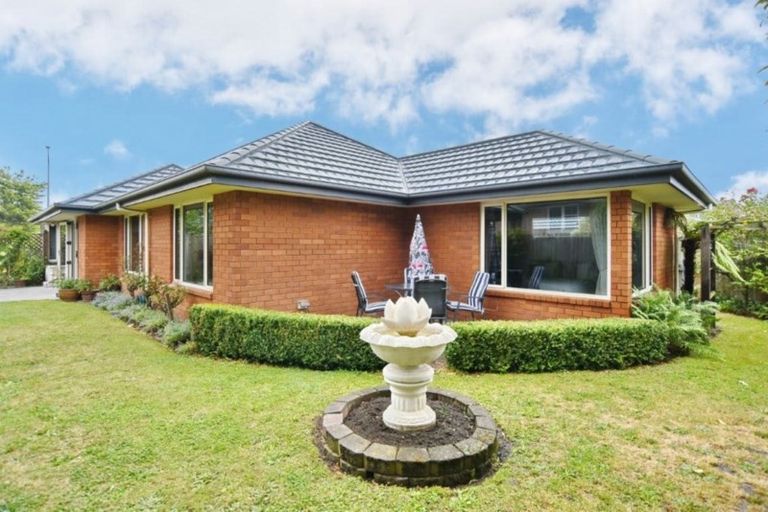 Photo of property in 395 Yaldhurst Road, Russley, Christchurch, 8042