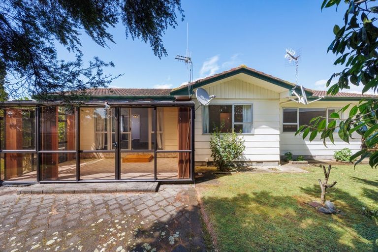 Photo of property in 14 Hillcrest Drive, Kelvin Grove, Palmerston North, 4414