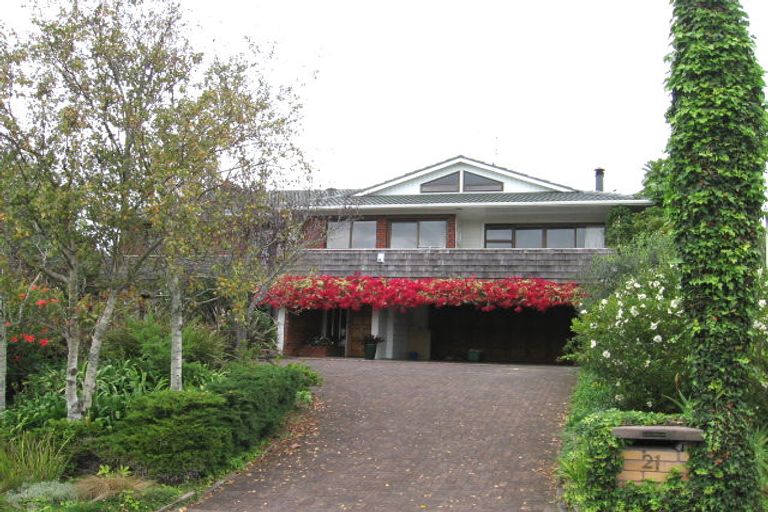 Photo of property in 21 Endymion Place, Half Moon Bay, Auckland, 2012