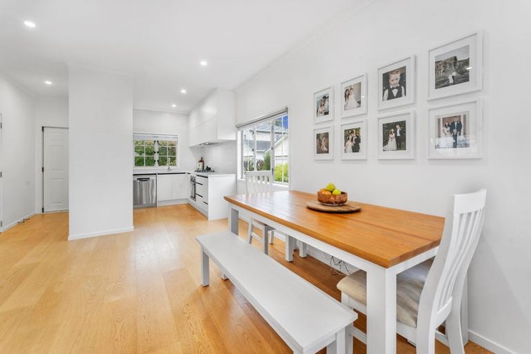 Photo of property in 15 Mulvaney Crescent, Henderson, Auckland, 0612