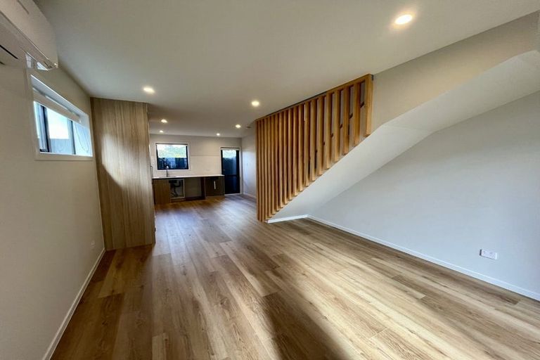 Photo of property in 6/506 Glenfield Road, Bayview, Auckland, 0629