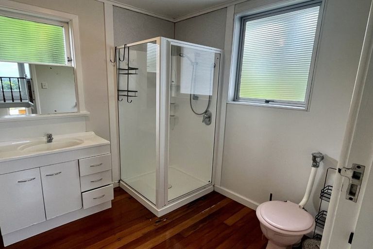 Photo of property in 14 Mountain View Road, Fitzherbert, Palmerston North, 4410