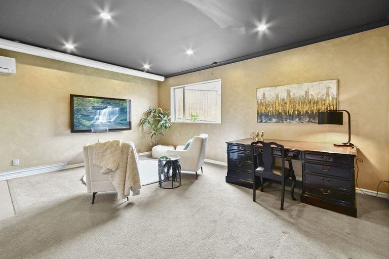 Photo of property in 15 Bejoy Rise, East Tamaki Heights, Auckland, 2016