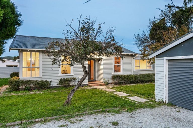 Photo of property in 33 Ropata Street, Kaiti, Gisborne, 4010