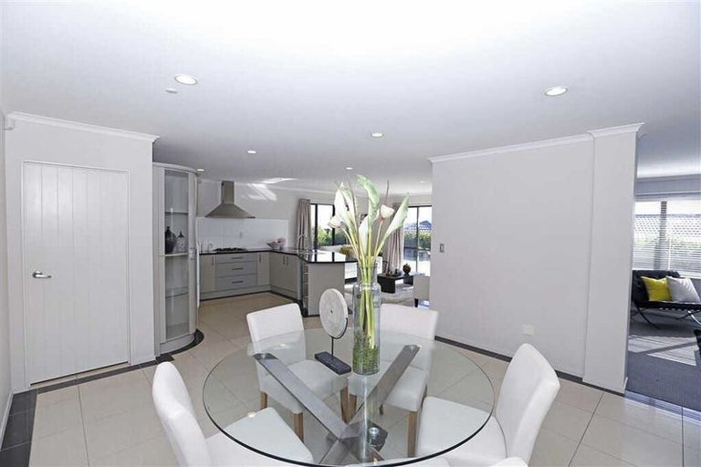 Photo of property in 51 Magellan Rise, Flagstaff, Hamilton, 3210