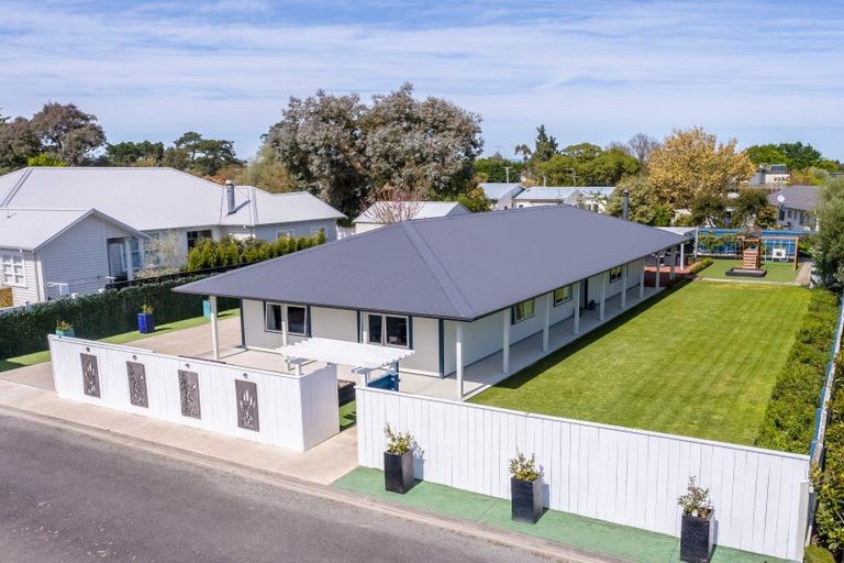 Photo of property in 14a Cotter Street, Greytown, 5712