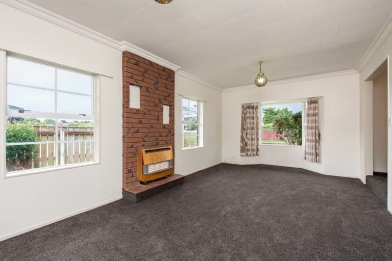 Photo of property in 68 Highbury Drive, Levin, 5510