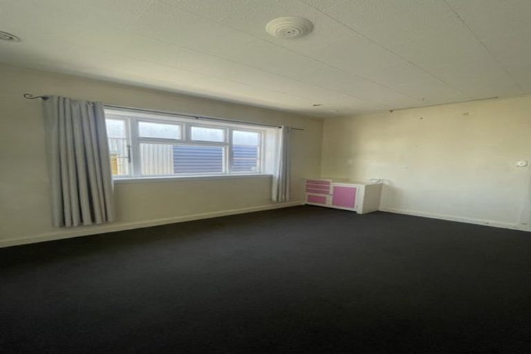 Photo of property in 10 Belfast Road, Belfast, Christchurch, 8051