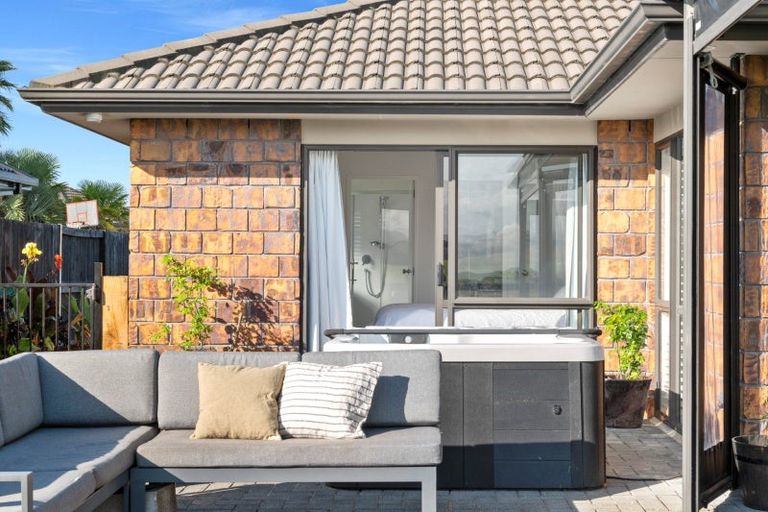 Photo of property in 21 Nicole Place, Papamoa Beach, Papamoa, 3118