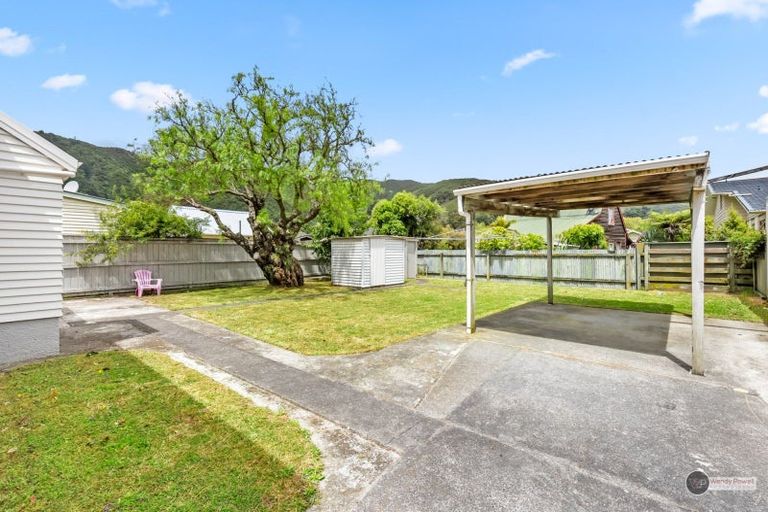 Photo of property in 10 Rumgay Street, Fairfield, Lower Hutt, 5011