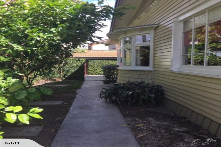 Photo of property in 11 Norwood Road, Bayswater, Auckland, 0622