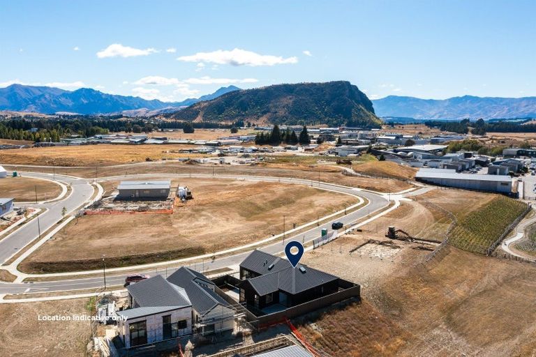 Photo of property in 6 Simpson Crescent, Wanaka, 9305