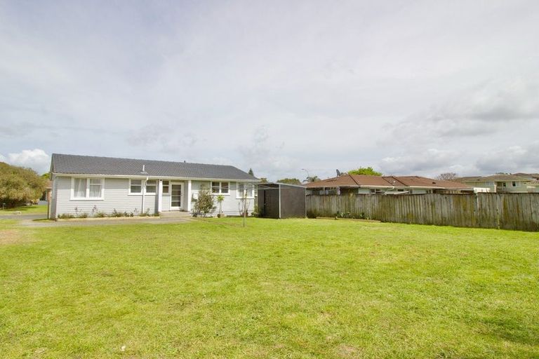 Photo of property in 57 Chingford Close, Mangere, Auckland, 2022