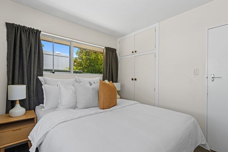 Photo of property in 24 Wades Avenue, Saint Martins, Christchurch, 8022
