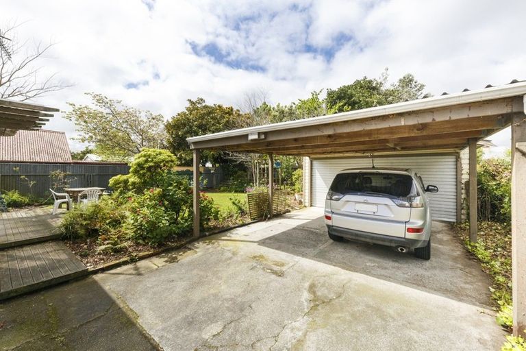 Photo of property in 32 Saint Johns Avenue, Palmerston North, 4414