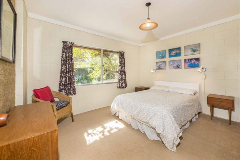 Photo of property in 26 Surville Place, Mairangi Bay, Auckland, 0630