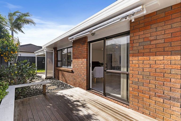 Photo of property in 1/5 Golfland Drive, Golflands, Auckland, 2013