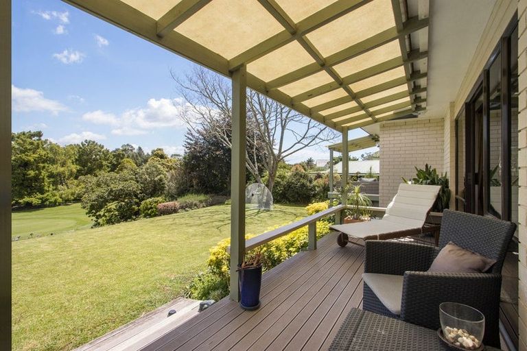 Photo of property in 35 Links View Drive, Omokoroa, 3114