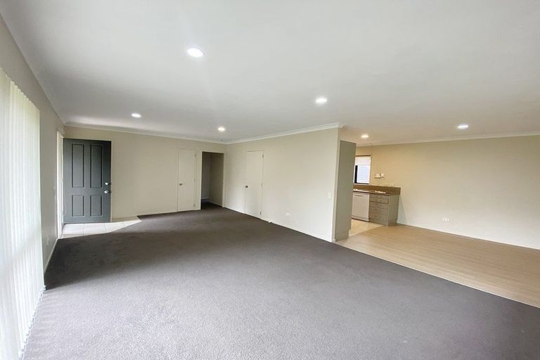 Photo of property in 44 Saralee Drive, Manurewa, Auckland, 2105
