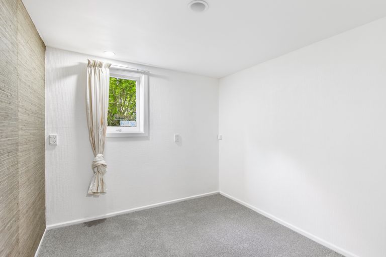 Photo of property in 75 Saddleback Rise, Murrays Bay, Auckland, 0630