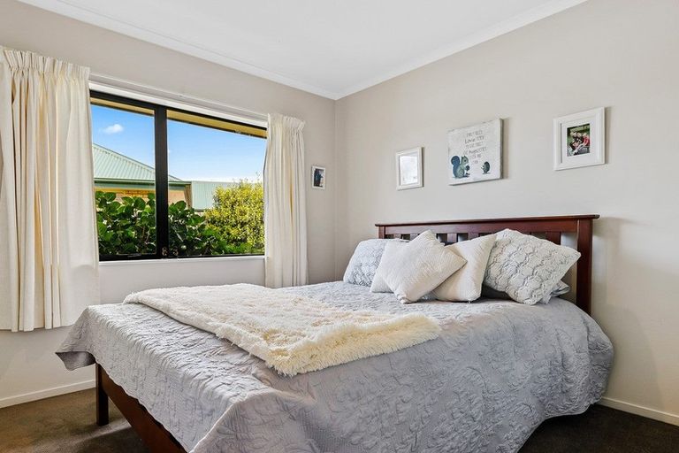 Photo of property in 8 Clifford Place, Amberley, 7410