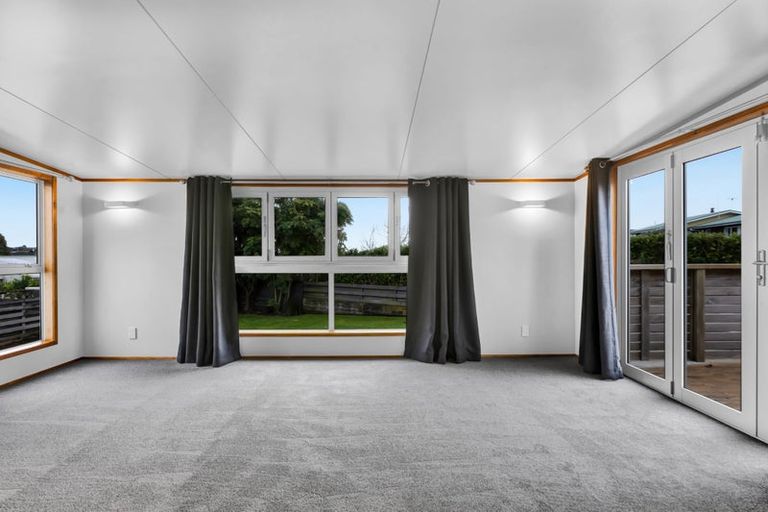 Photo of property in 17 Villa Place, Bell Block, New Plymouth, 4312