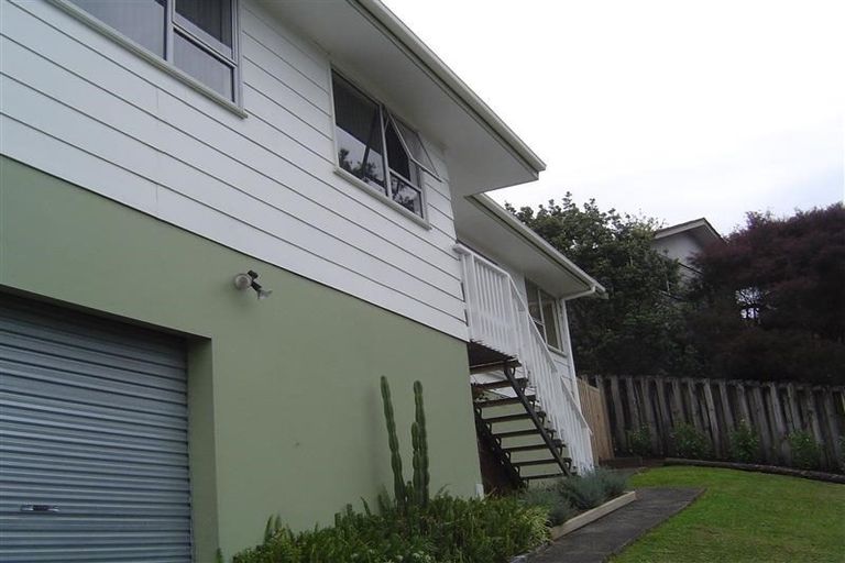 Photo of property in 1/21 Laurina Road, Sunnynook, Auckland, 0620