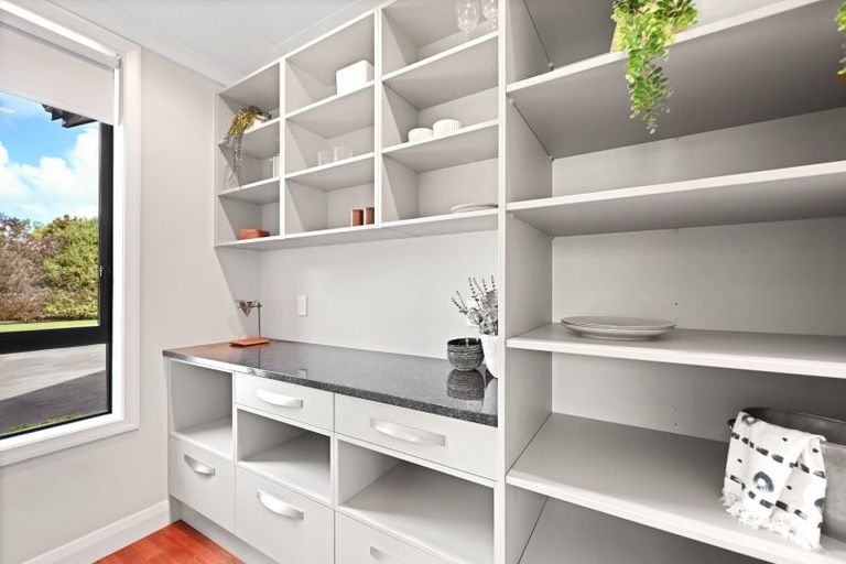 Photo of property in 10 East Ridge Grove, Newstead, Hamilton, 3286