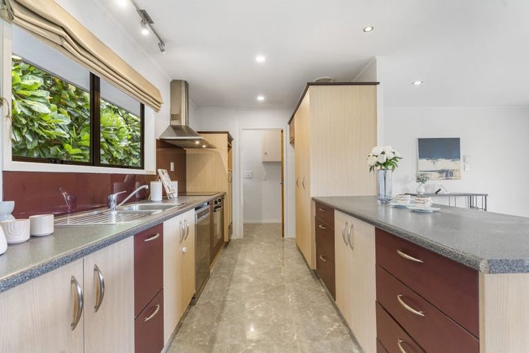 Photo of property in 24 Pinehurst Place, Wattle Downs, Auckland, 2103