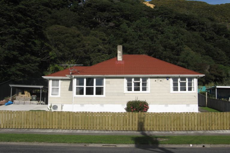 Photo of property in 256 Waddington Drive, Naenae, Lower Hutt, 5011