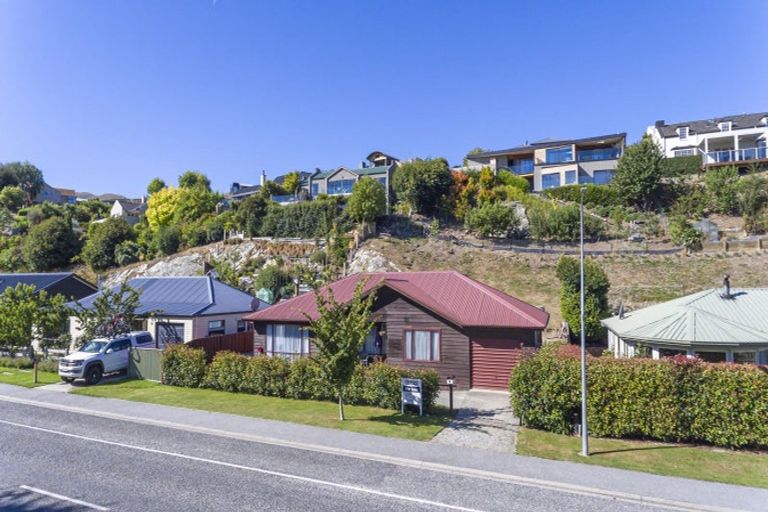 Photo of property in 53 Mcdonnell Road, Arrowtown, 9302