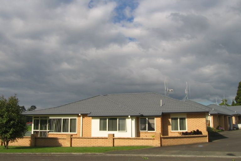 Photo of property in 28a Pemberton Crescent, Greerton, Tauranga, 3112