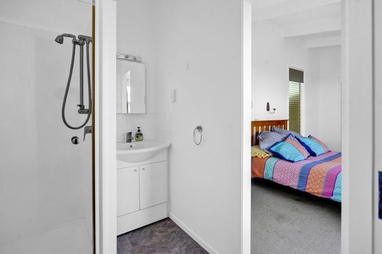 Photo of property in 44 Gilbert Street, New Plymouth, 4310